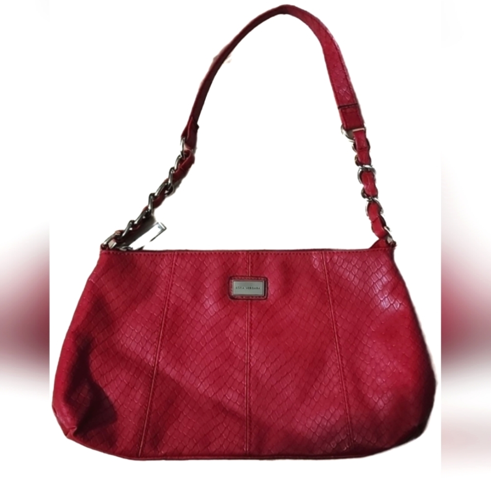 Sofia Vergara Red Purse